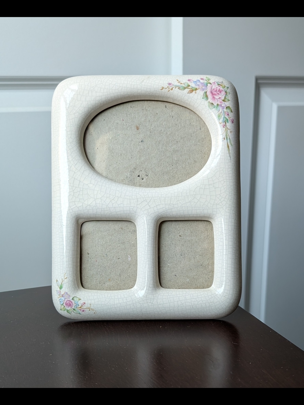 Vintage Floral White Ceramic Triple Oval  Opening Picture Frame Tabletop